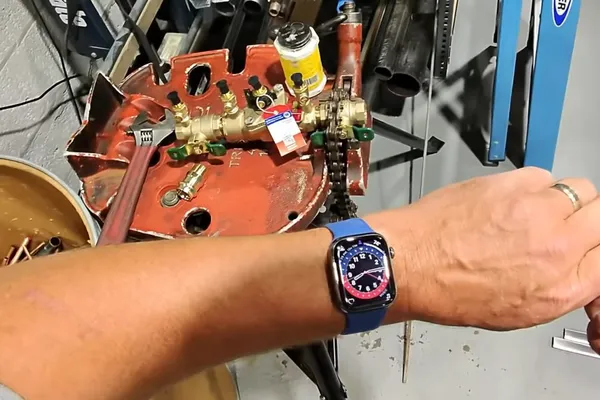 Gas line connection with shutoff valve and fittings for Checking for a gas leak in Prescott Valley, AZ